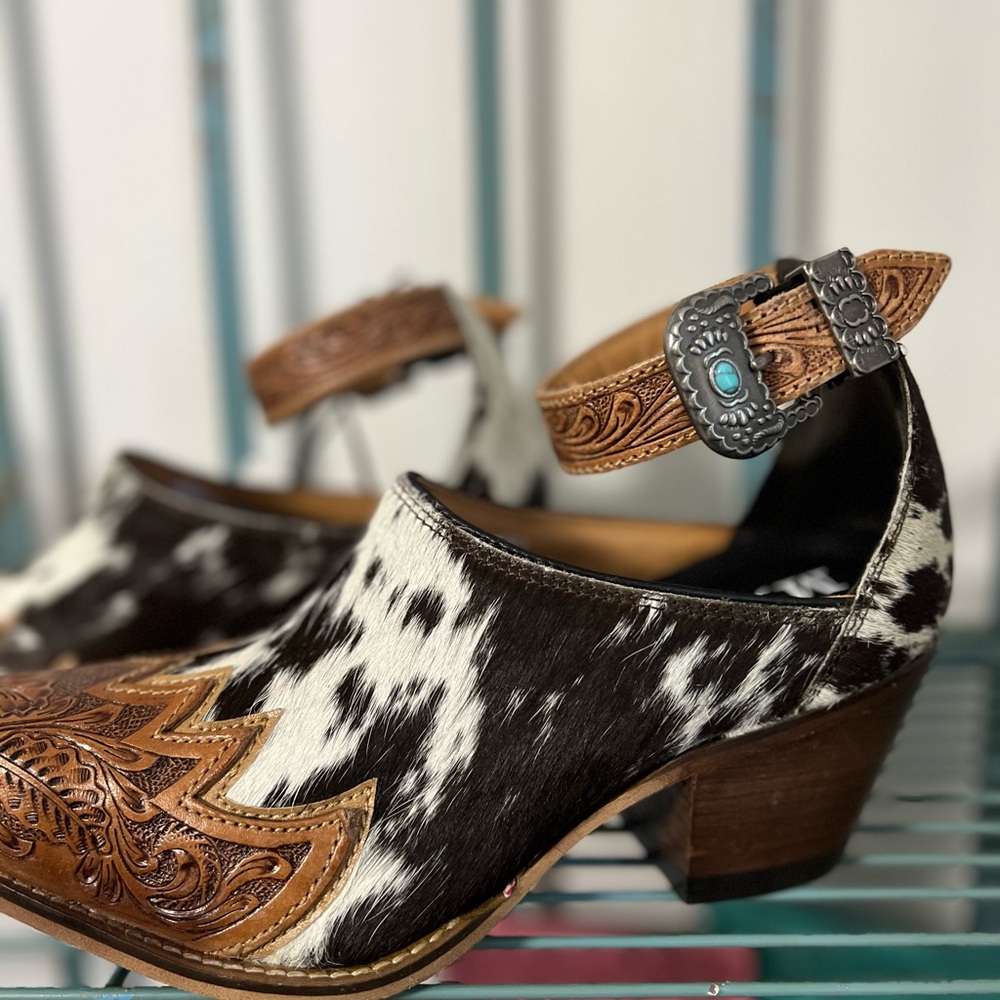 Hand-Tooled Leather  strap Genuine Hide-On Women Bootie Boot Boho Western Shoe - Picture 4 of 7